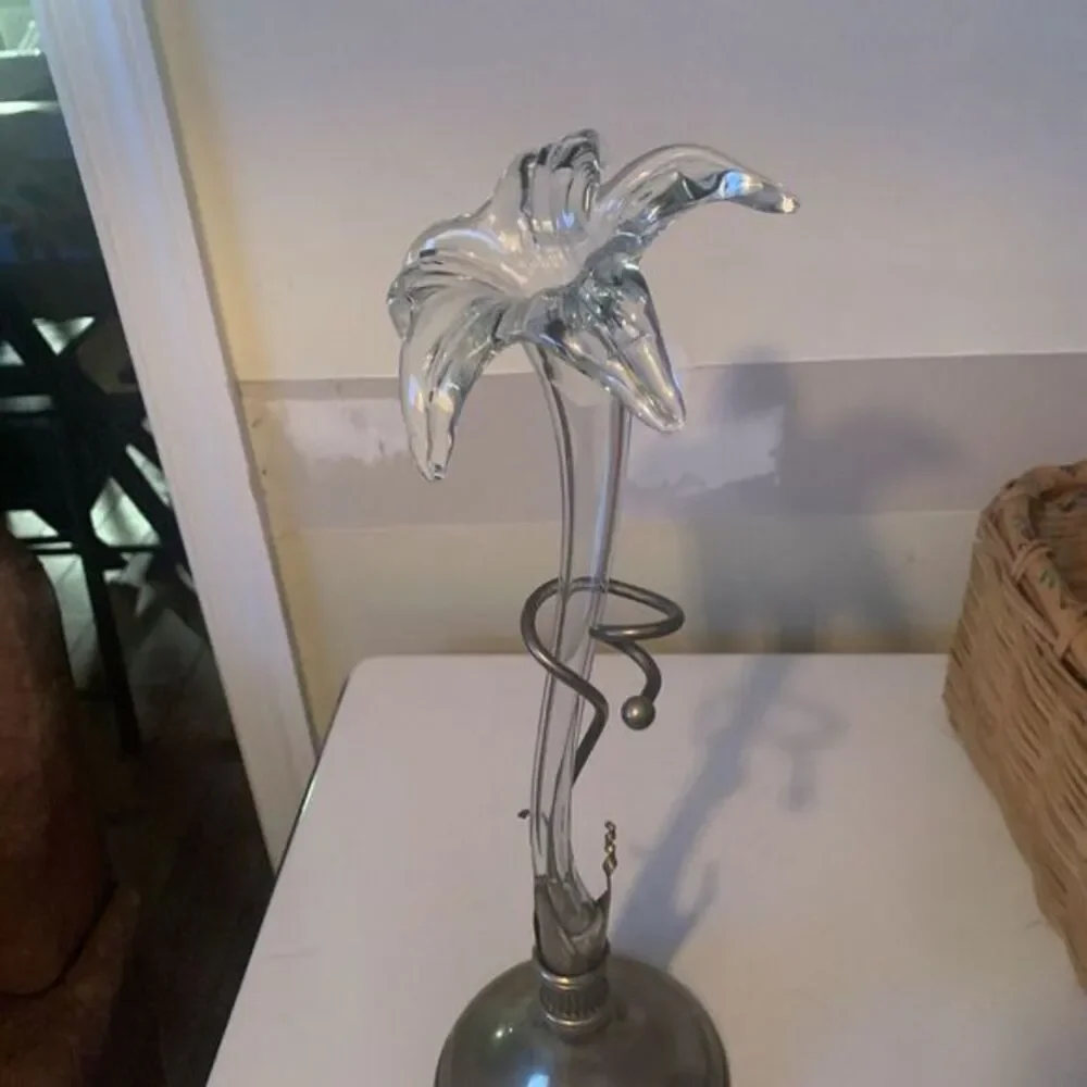 Vintage Blown Glass Lily Vase Art In Silver Tone Base Mid century‎